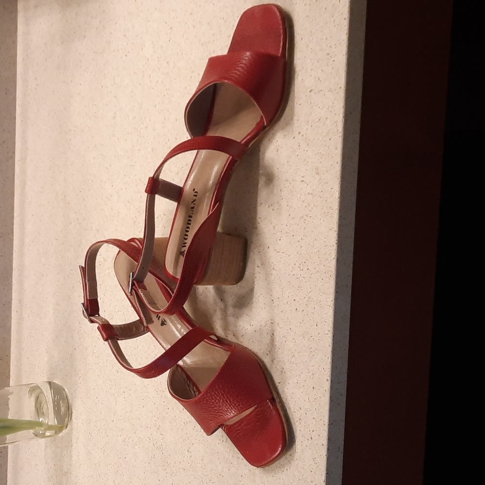 Block healed sandals